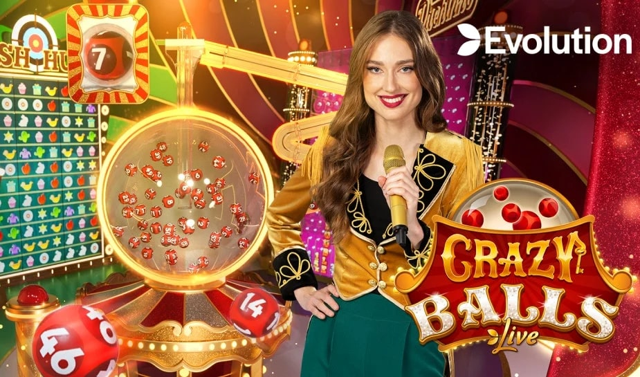 Un'altra donna con un costume simile tiene un microfono di fronte a una postazione di gioco. Lo sfondo include le parole “Crazy Balls Live” e “Evolution”, con le palline rosse numerate 7, 14 e 46 visibili.